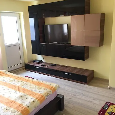 Miky Villa