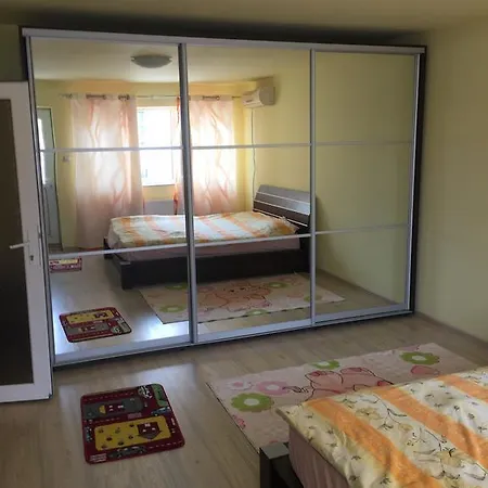 Miky Villa